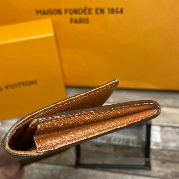 Louis Vuitton Wallet - Picture 3 of 13